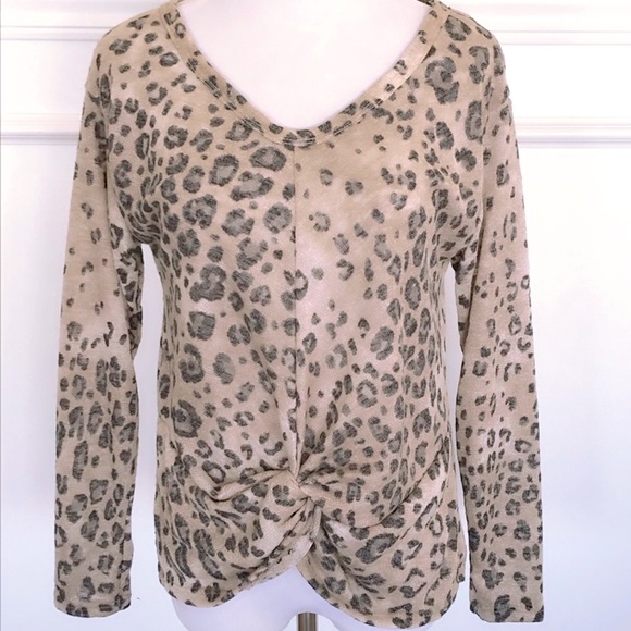 Leopard Print Tied Waist Detail Top - Picture 2 of 6